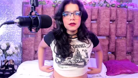 Snapshot of valeriekay_ chatting on 02-06-25, 12:37 Valeria online show from 02-06-25, 12:37