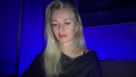 Valerie  online show from 10-09-25, 06:17