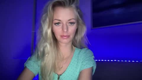 Valerie  online show from 10-13-25, 08:42