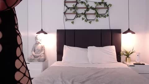 Snapshot of valerigh_ chatting on 02-06-25, 07:29 VALERI online show from 02-06-25, 07:29