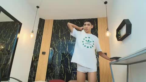 Snapshot of valerihot_1 chatting on 03-19-26, 03:21 VALERIO online show from 03-19-26, 03:21