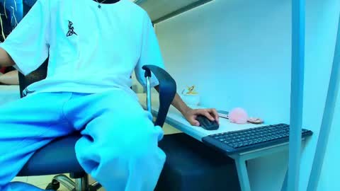 Snapshot of valerihot_1 chatting on 04-22-26, 02:58 VALERIO online show from 04-22-26, 02:58