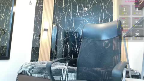 Snapshot of valerihot_1 chatting on 05-30-26, 02:41 VALERIO online show from 05-30-26, 02:41