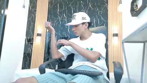 Snapshot of valerihot_1 chatting on 06-15-26, 02:58 VALERIO online show from 06-15-26, 02:58