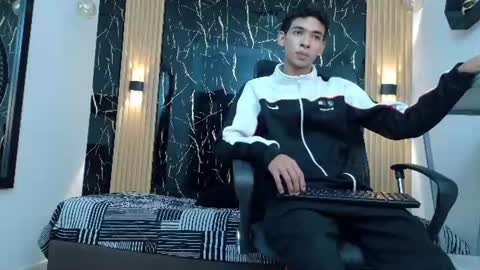 Snapshot of valerihot_1 chatting on 06-19-26, 03:11 VALERIO online show from 06-19-26, 03:11