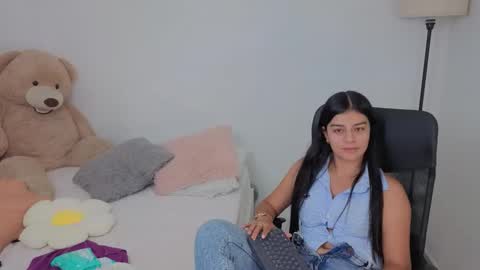 Juli C online show from 10-04-25, 10:52