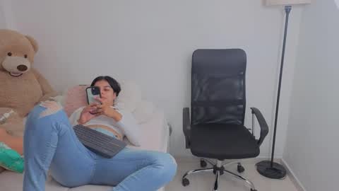 Juli C online show from 10-16-25, 12:44