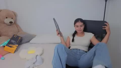 Juli C online show from 10-30-25, 01:07