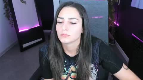 Valerie online show from 10-21-25, 02:29