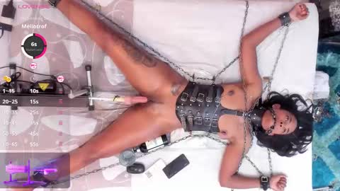 valeriix_ online show from 02-19-25, 06:32