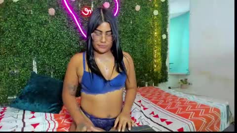 Snapshot of valery_021 chatting on 12-04-24, 11:35 Valery online show from 12-04-24, 11:35
