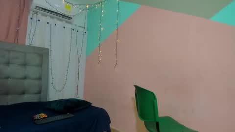 Snapshot of valery_021 chatting on 01-27-25, 01:19 Valery online show from 01-27-25, 01:19
