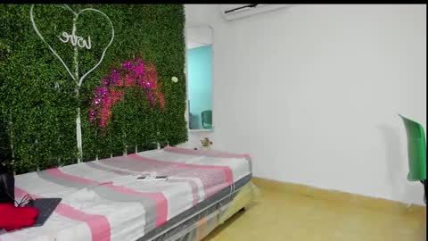 Snapshot of valery_021 chatting on 02-05-25, 12:38 Valery online show from 02-05-25, 12:38