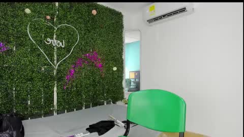 Snapshot of valery_021 chatting on 02-12-25, 03:27 Valery online show from 02-12-25, 03:27