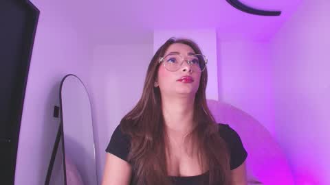 Snapshot of valery_97 chatting on 02-18-26, 03:02 Valeryn online show from 02-18-26, 03:02