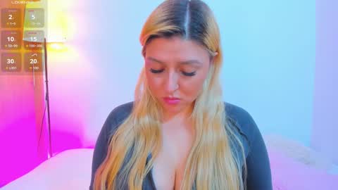 Snapshot of valery_kils chatting on 02-25-26, 01:15 VALERY online show from 02-25-26, 01:15