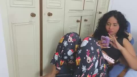 valery_lovex_ online show from 05-07-26, 11:54