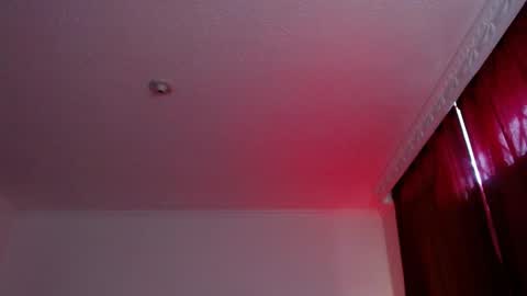 Snapshot of valery_meer_ chatting on 05-19-26, 11:49 Valeria online show from 05-19-26, 11:49