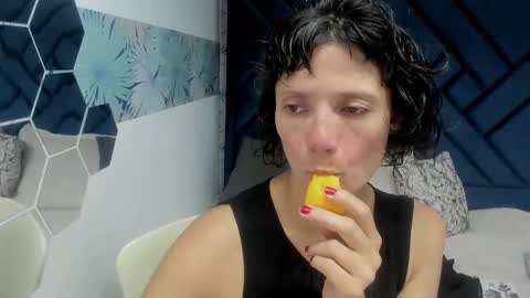 Snapshot of valery_more__ chatting on 10-04-25, 12:03 VALERY MORE online show from 10-04-25, 12:03