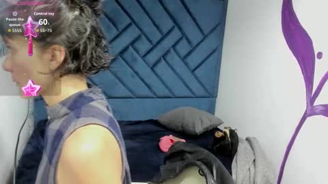 Snapshot of valery_more__ chatting on 10-11-25, 12:15 VALERY MORE online show from 10-11-25, 12:15