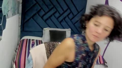 Snapshot of valery_more__ chatting on 10-28-25, 12:09 VALERY MORE online show from 10-28-25, 12:09