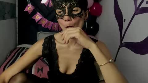 Snapshot of valery_more__ chatting on 10-31-25, 01:56 VALERY MORE online show from 10-31-25, 01:56