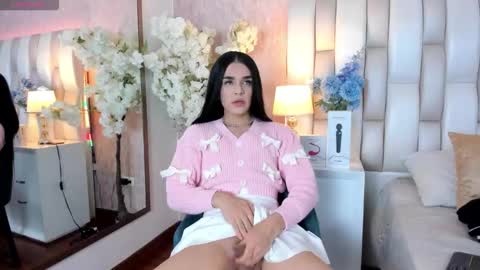 Snapshot of valery_rosse__ chatting on 09-19-25, 11:44 VALERY online show from 09-19-25, 11:44