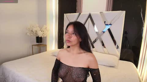 Snapshot of valery_wang chatting on 02-24-25, 12:16 Val online show from 02-24-25, 12:16