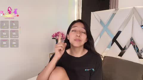 Snapshot of valery_wang chatting on 03-02-25, 05:47 Val online show from 03-02-25, 05:47