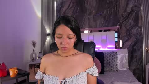 Snapshot of valery_wang chatting on 09-13-25, 12:27 Val online show from 09-13-25, 12:27