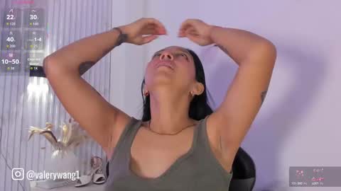 Snapshot of valery_wang chatting on 09-24-25, 11:24 Val online show from 09-24-25, 11:24