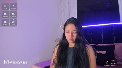 Snapshot of valery_wang chatting on 09-25-25, 12:09 Val online show from 09-25-25, 12:09