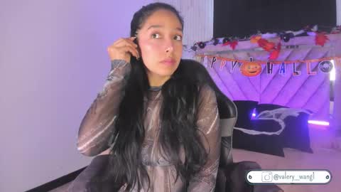 Snapshot of valery_wang chatting on 10-24-25, 11:50 Val online show from 10-24-25, 11:50