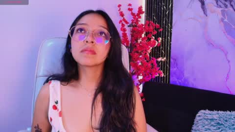 Snapshot of valery_wang chatting on 04-07-26, 11:43 Val online show from 04-07-26, 11:43