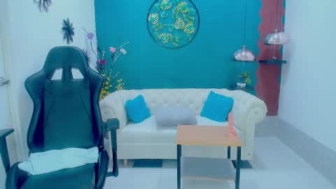 Snapshot of valerybliss_ chatting on 04-21-26, 01:42 Valery online show from 04-21-26, 01:42