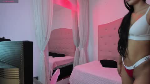 Snapshot of valerykit chatting on 10-23-25, 07:56 VALERY online show from 10-23-25, 07:56