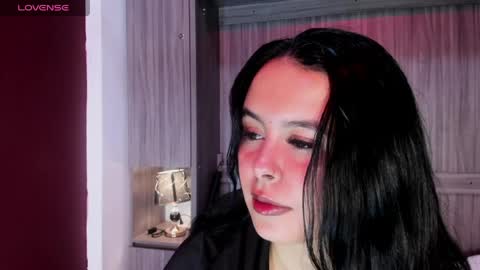 Snapshot of valerymeyerr chatting on 04-30-26, 11:49 valerymeyerr online show from 04-30-26, 11:49