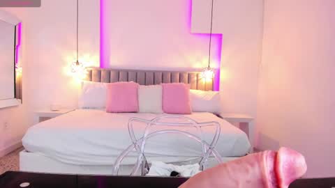 Carla online show from 02-11-25, 05:40