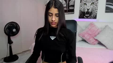 Valery Rivas online show from 12-26-24, 12:49