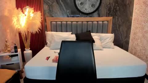 Valerie Shadey  online show from 11-29-25, 08:12