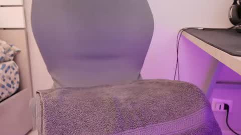 Snapshot of valeryuwu chatting on 07-14-26, 09:53 tinyfemboy online show from 07-14-26, 09:53