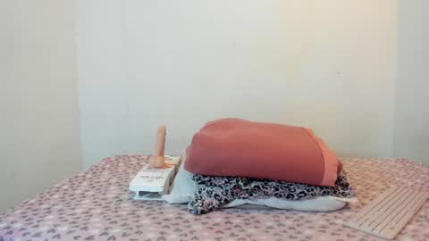 Snapshot of valeryysweett15 chatting on 06-24-26, 12:48 Valeryy online show from 06-24-26, 12:48