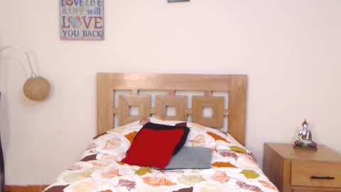 Snapshot of valesantodomingo chatting on 09-30-25, 10:04 Sofia online show from 09-30-25, 10:04