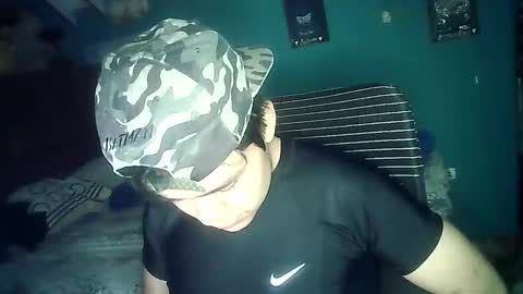 Snapshot of valesh20 chatting on 09-13-25, 04:01 Valesh19 online show from 09-13-25, 04:01