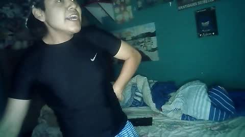 Snapshot of valesh20 chatting on 09-15-25, 12:43 Valesh19 online show from 09-15-25, 12:43