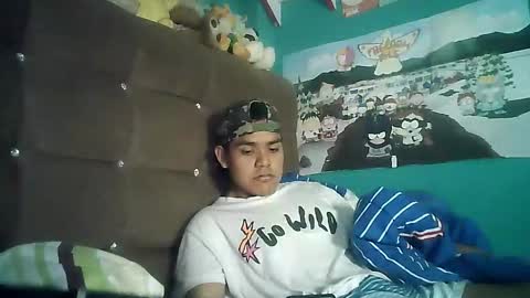 Snapshot of valesh20 chatting on 10-23-25, 02:00 Valesh19 online show from 10-23-25, 02:00