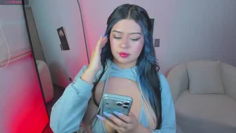 Snapshot of valeska__v chatting on 06-15-26, 07:54 your loveee online show from 06-15-26, 07:54