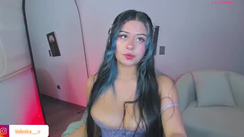 Snapshot of valeska__v chatting on 06-29-26, 08:09 your loveee online show from 06-29-26, 08:09