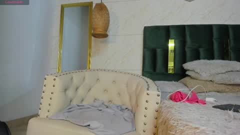 Valentino online show from 05-01-26, 12:43