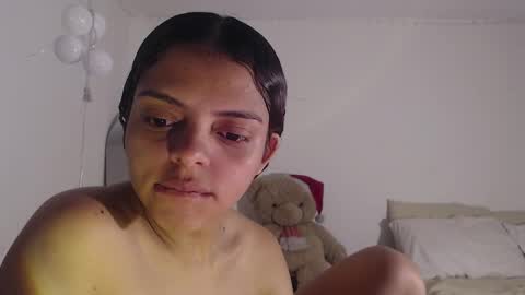 VALIENTE  online show from 02-22-26, 04:02